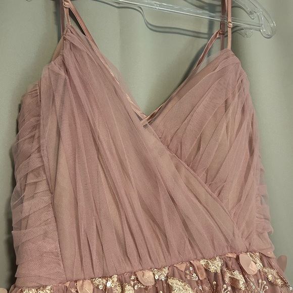 Lavender Sequin Petal-Skirt Gown - Picture 3 of 11